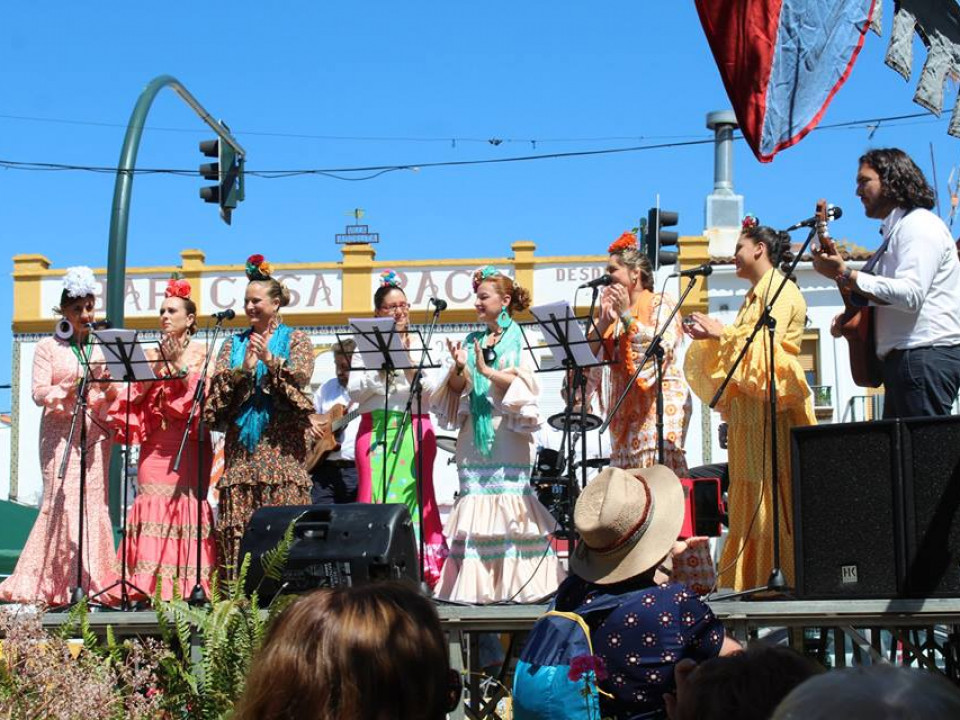 Actuación del Coro de la Hermandad del Rocío de Santiponce en la Jornada de la Tapa de El Ronquillo
